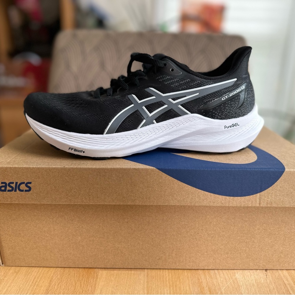 ASICS running shoes/sneakers